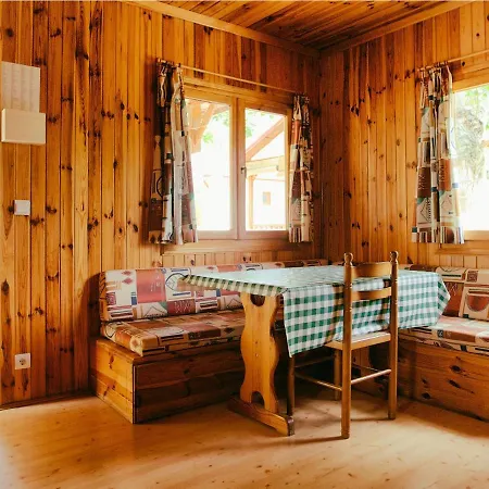 Bungalow With Garden Domek alpejski